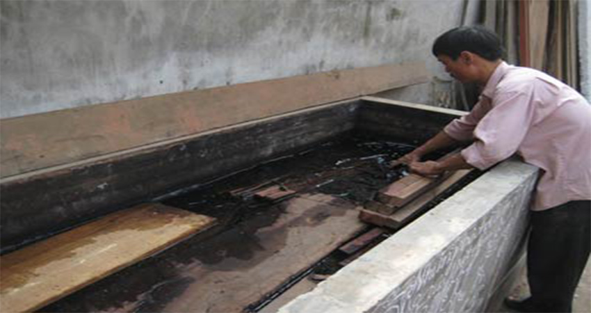 Công ty diệt mối ở Nghệ An: Ngâm gỗ trong nước để ngăn ngừa mối